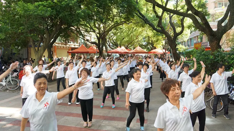 探討全民健身中廣場舞對中老年人健康的作用